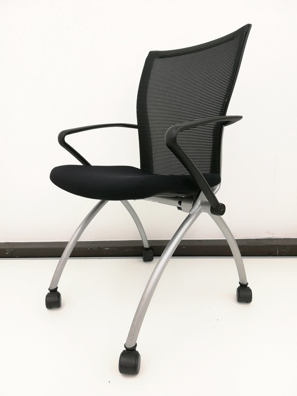 【11脚まとまります！ブラックカラー！】■ネスティングチェア大量入荷！　
                        その他シリーズ
                                    中古
            