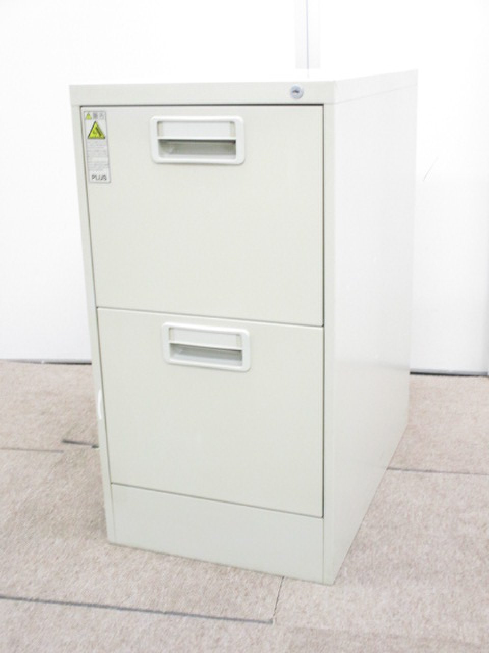 【場所を取らずに書類を保管!!】A4対応!!収納キャビネットです【プラス】
                        その他シリーズ
                                    中古
            
