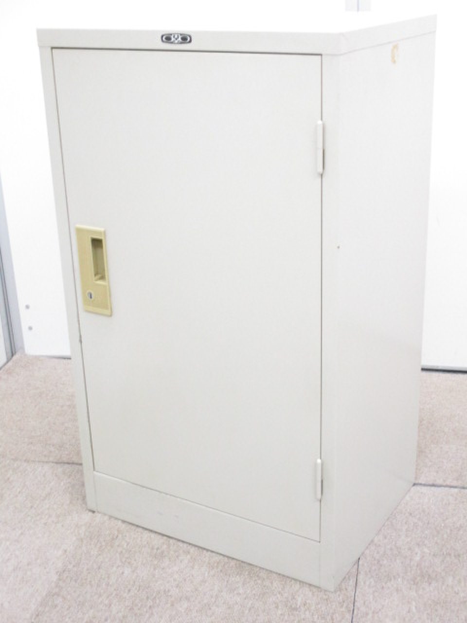 【レア商品入荷!!】片開きの収納キャビネットです。【トーヨースチール】
                        その他シリーズ
                                    中古
            