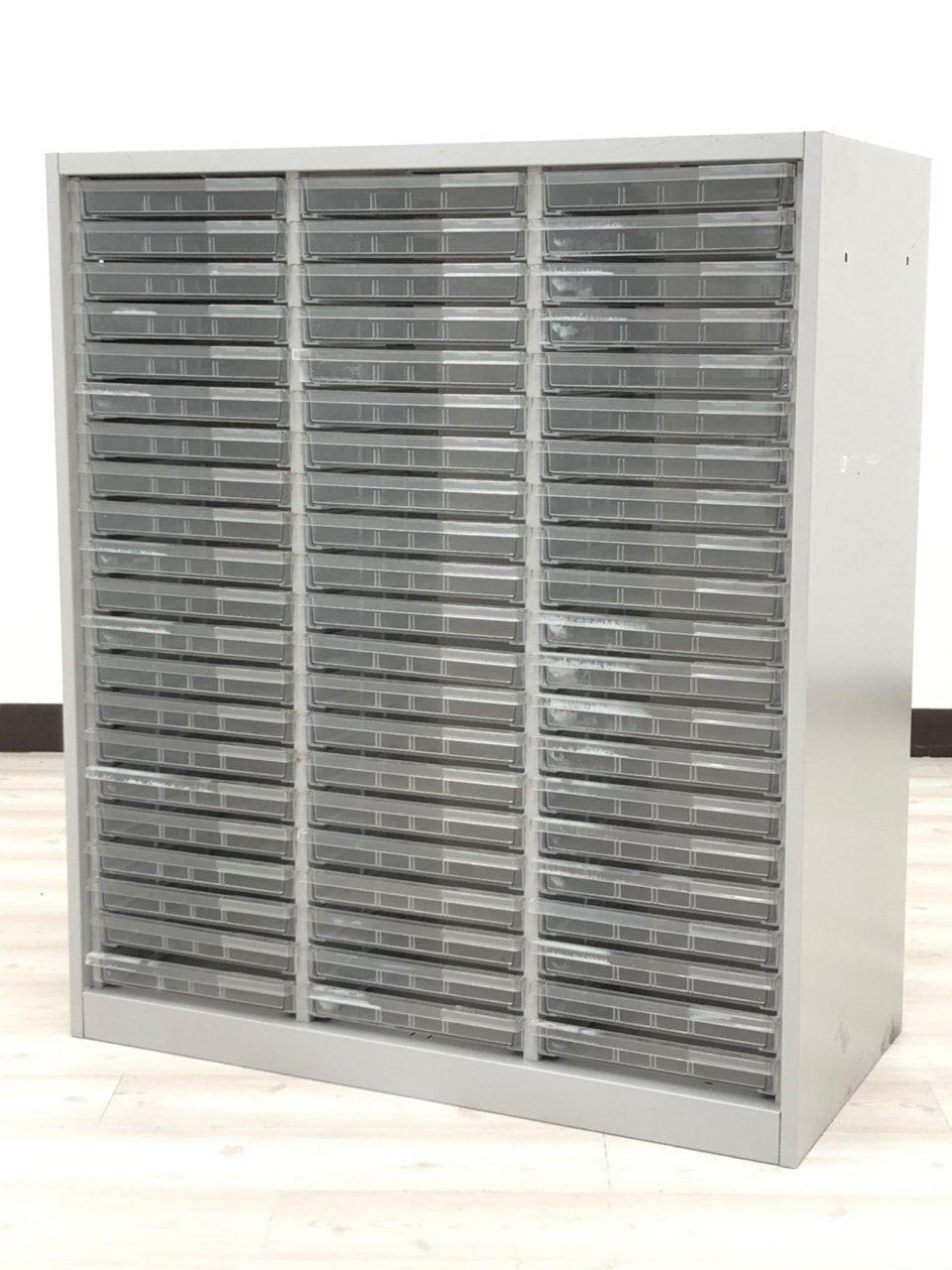 書類整理に大活躍！21段3列のクリスタルトレーが入荷しました！【RP】
                        その他シリーズ
                                    中古
            