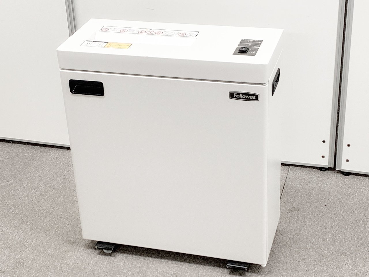 【スリムタイプ！同時細断11枚使用！】フェローズ製｜スマートなデザインシュレッダー
                        J-2310C 
                                    中古
            