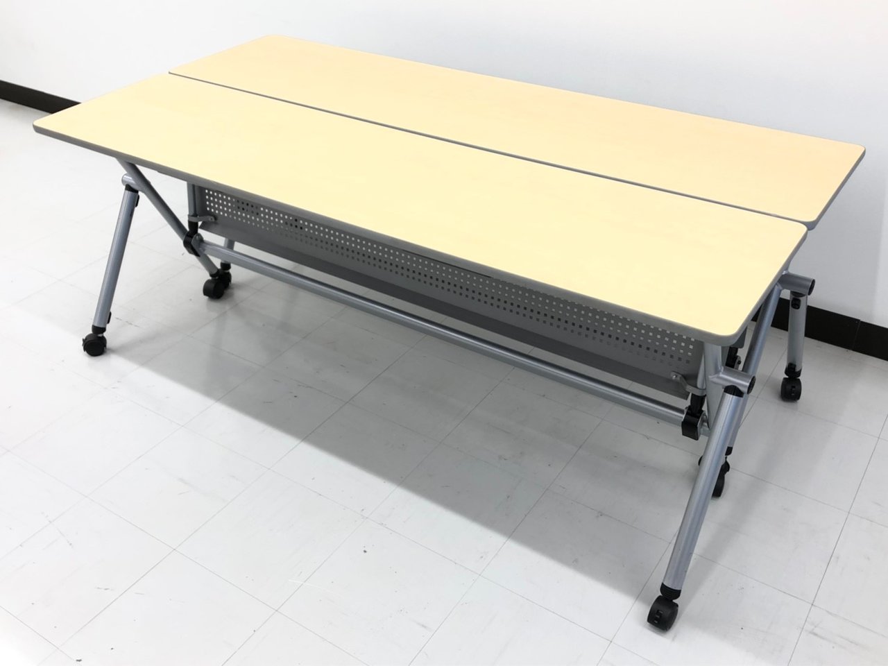 【セット購入でお安く！】流行の木目調！折りたたんで収納に便利なサイドスタック！【RP】
                        その他シリーズ
                                    中古
            