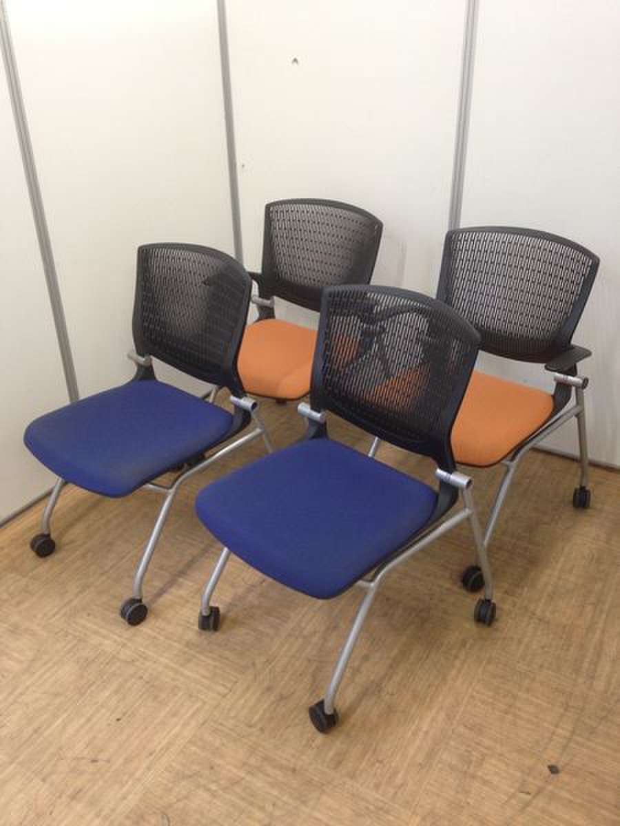 【限定6セット】カラフルミーティングチェアセット！！同じシリーズの色違いセット！！！！
                        グラータ 
                                    中古
            