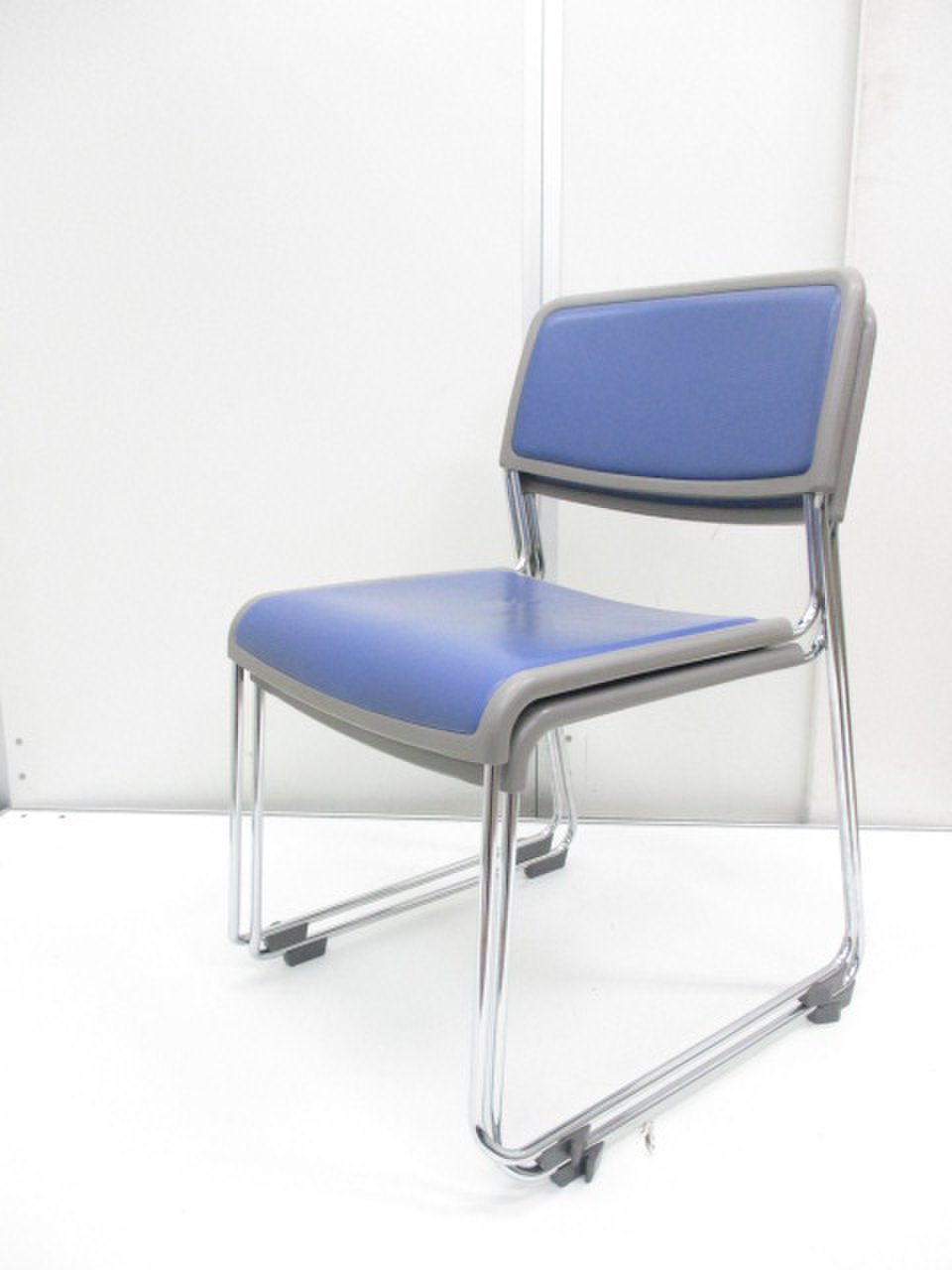 【2脚セット!!】会議室や集会所の必需品です!!
                        その他シリーズ
                                    中古
            