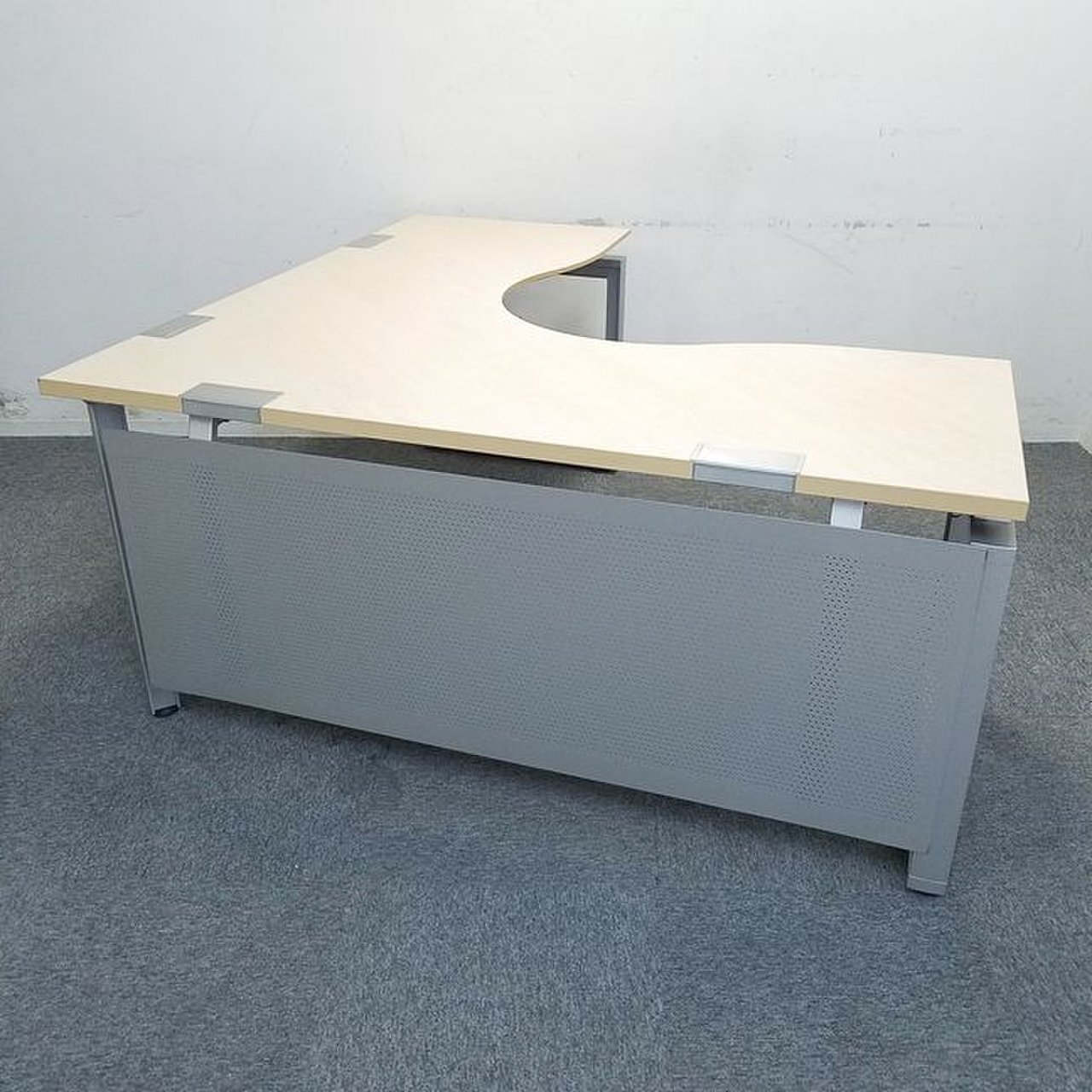 【１台限定】イトーキ製｜L字デスク｜インフューズ｜グッドデザイン賞受賞のスタイリッシュかつ高級感溢れる人気デスク☆　高級　中古家具　リサイクル
                        インフューズ 
                                    中古
            