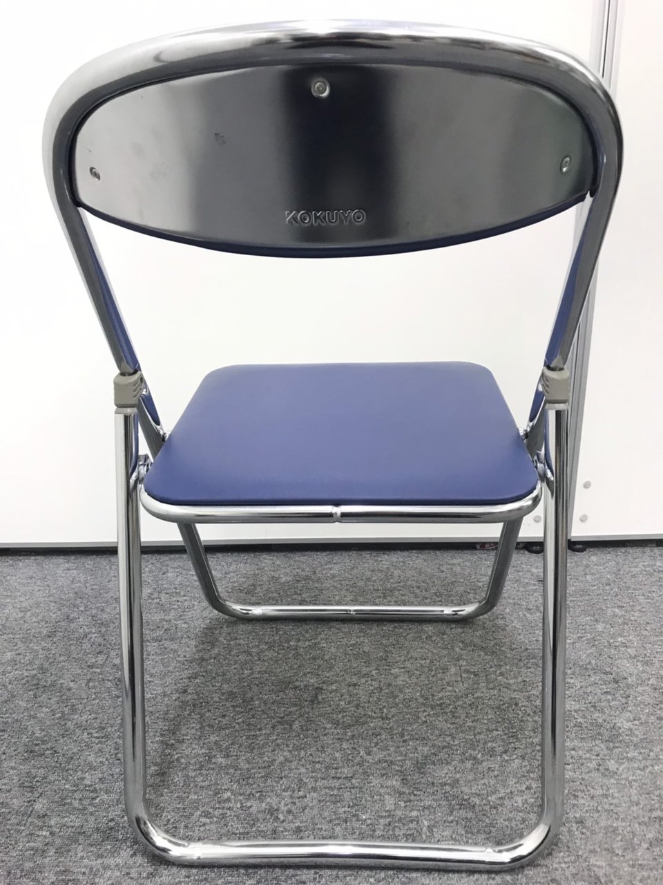 【コクヨ】 KOKUYO 新古　折りたたみパイプ椅子 3脚まとめ opc-0403k-30set.jpg