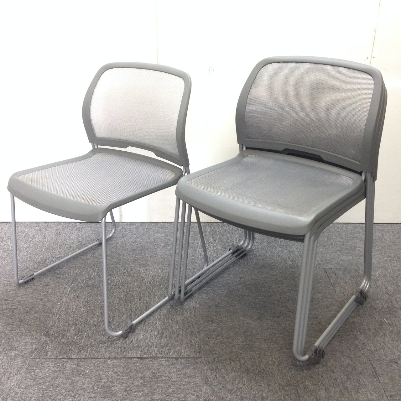 【24脚大量商品】なんと！メッシュのミーテイングチェア！国内メーカーの定番商品！弾力性と３次元曲面で座り心地も抜群！
                        No.750F
                                    中古
            