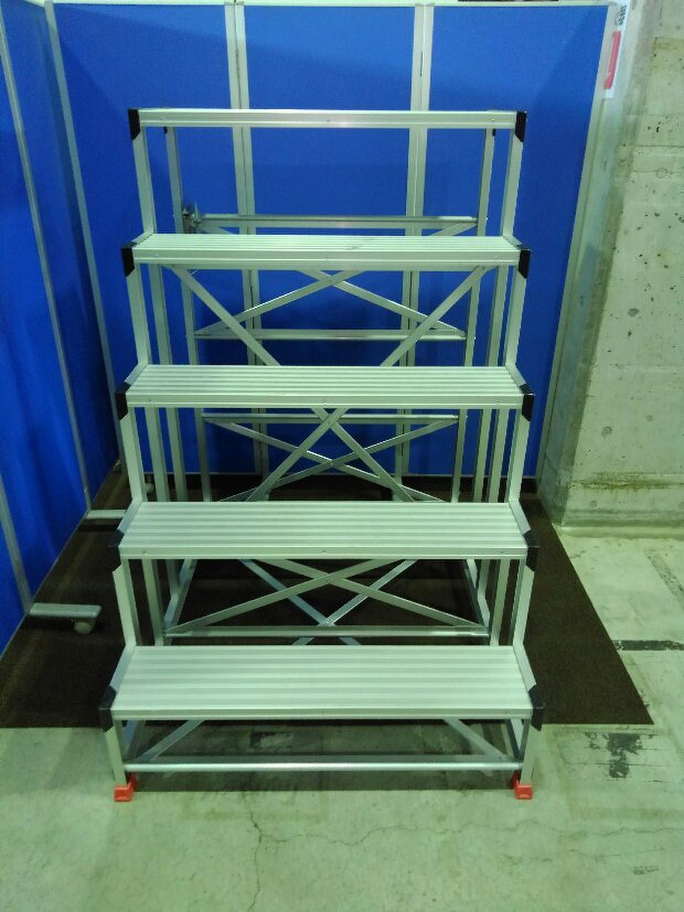 がっちりした中古・大型作業用踏台が初入荷致しました！　TRUSCO製　5段　最大使用質量150kgまで　※マテハン本舗の中古商品は、千葉県柏市に在庫がございます。
                        不明
                                    中古
            