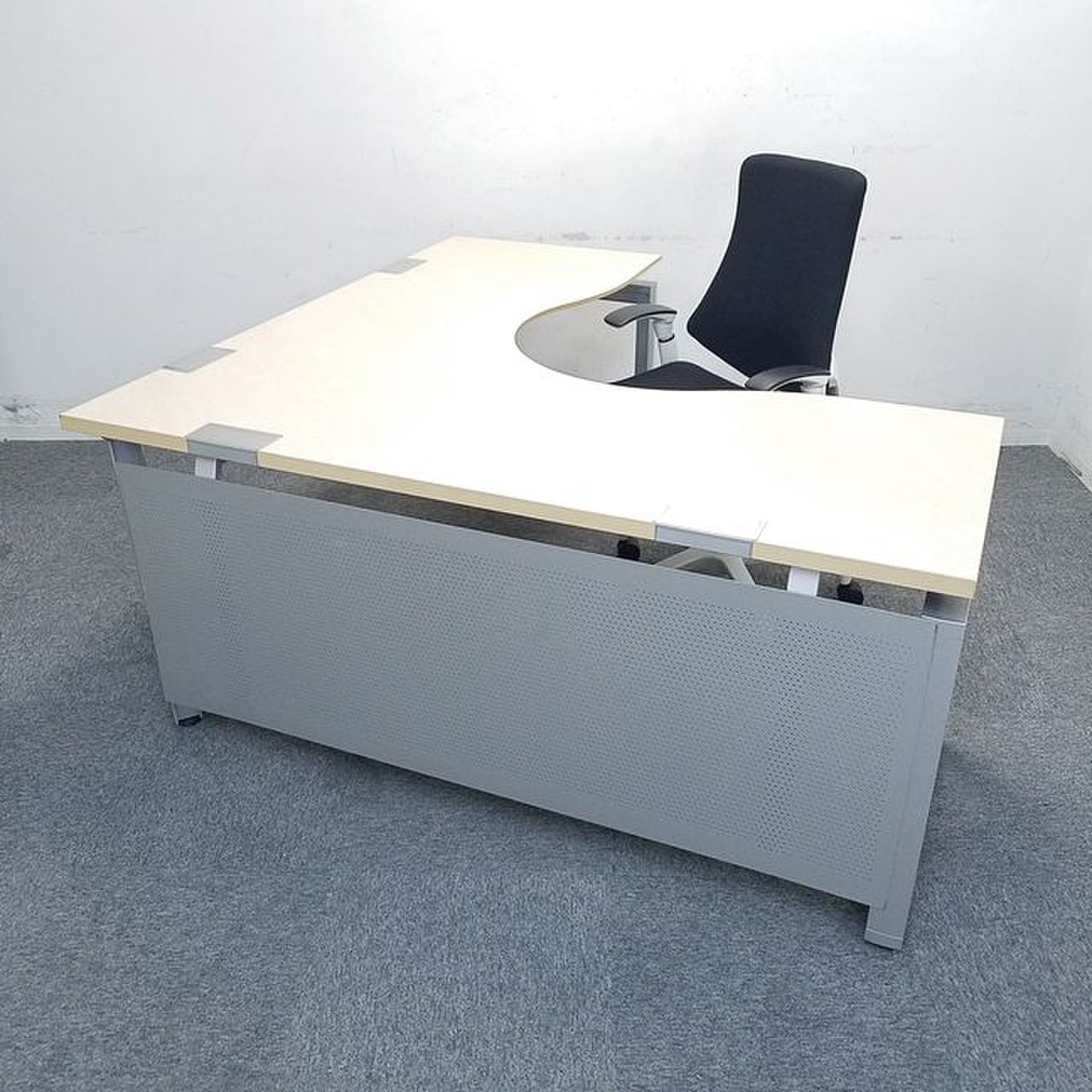 【セット商品】イトーキ製｜L字デスク｜インフューズ｜スタイリッシュなデスクとオシャレなエフチェアのセットです☆　高級　中古家具　リサイクル
                        インフューズ 
                                    中古
            