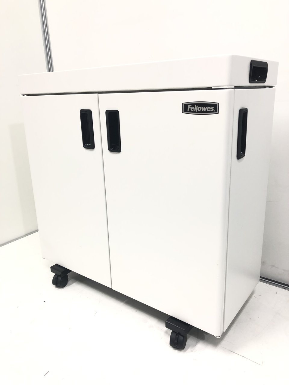 省スペース性と収容量両方の考え！フェローズJ-2310CSD
                        J-2310C 
                                    中古
            