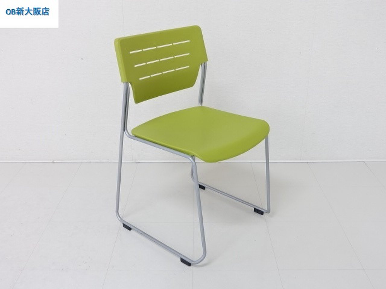 女性も扱い易い軽量タイプ｜スタクチェア【RA】【地方倉庫在庫】
                        エレック 
                                    中古
            