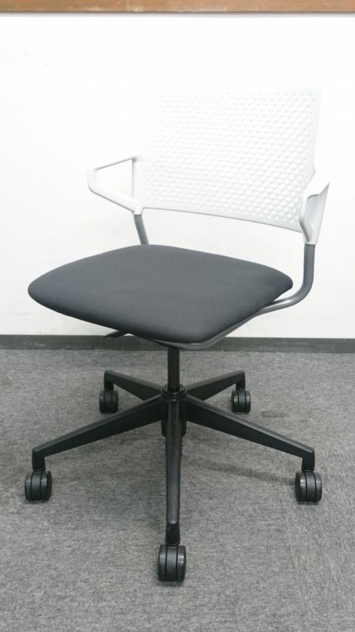 シンプルながらオシャレな内田洋行製チェアが入荷！【状態良好】
                        FM-345 
                                    中古
            