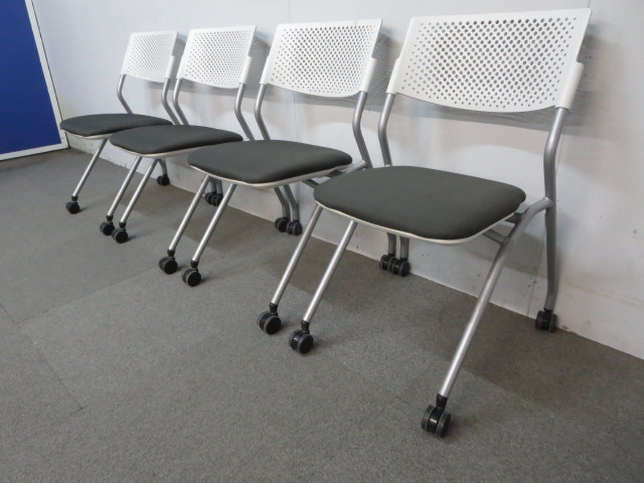 【4脚セット！】内田洋行製ネスティングチェア！■見た目もキレイな美品！【中古オフィス家具】【ロット】【会議用】
                        FM-265シリーズ 
                                    中古
            