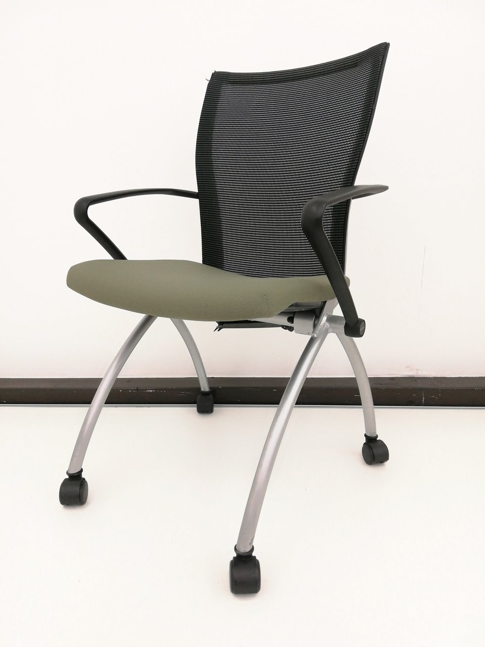 【6脚纏めて提案可能！】■お洒落なネスタブル（並行収納）チェア！
                        その他シリーズ
                                    中古
            