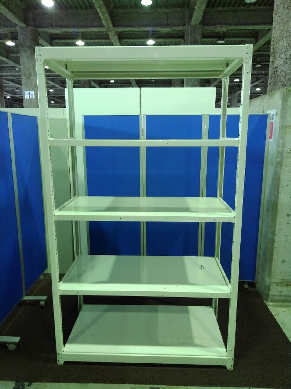 オカムラの中古・軽量ラックが2台入荷しました！！　天地5段　耐荷重：段/200kg　ボルトレスなので組立も簡単！！　 
※マテハン本舗の中古商品は、千葉県柏市に在庫がございます。
                        不明
                                    中古
            