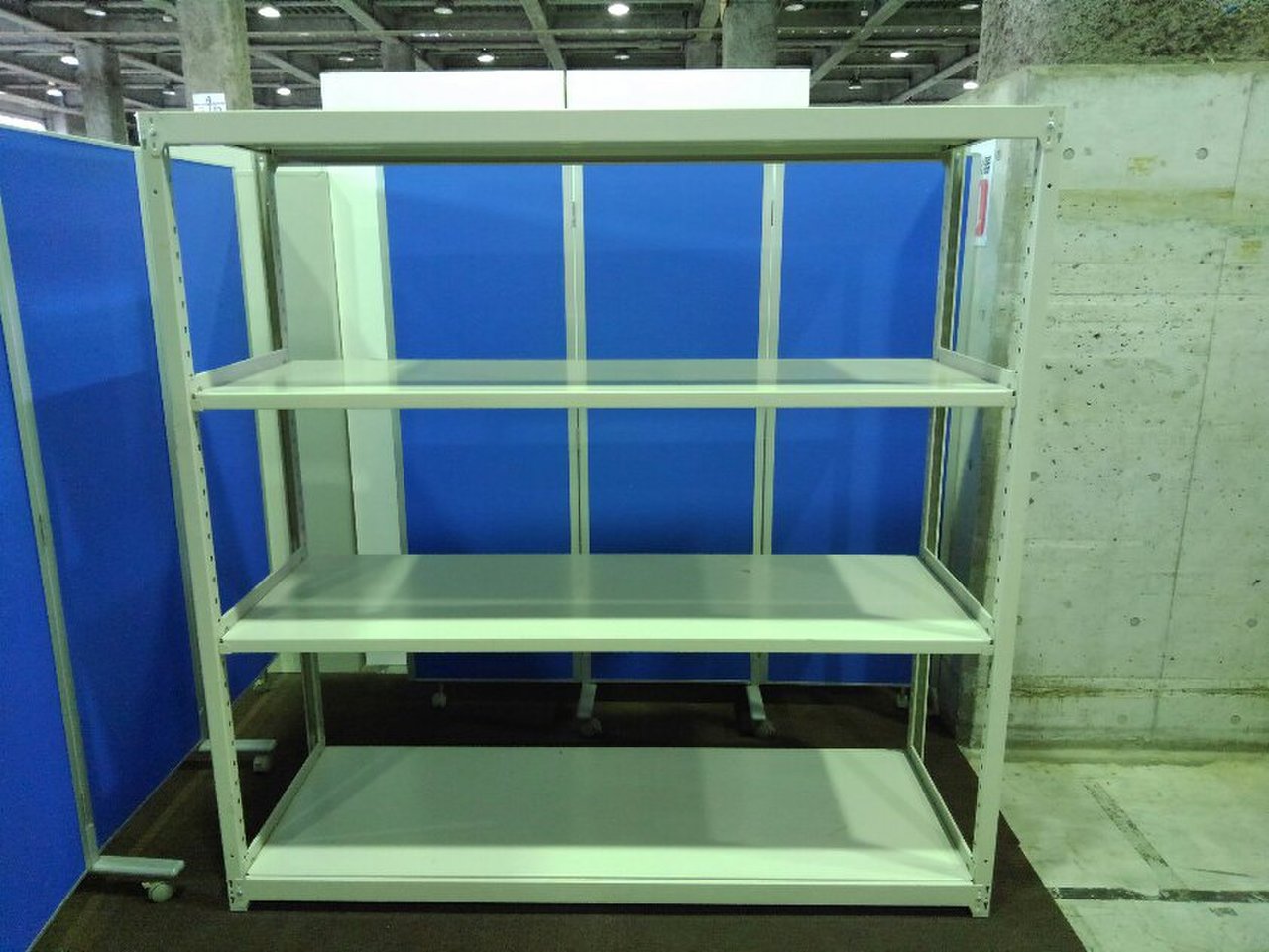 W1800の軽量ラックが2台入荷しました！！　天地4段　耐荷重：段/200kg　ボルトレスなので組立も簡単！！　 
※マテハン本舗の中古商品は、千葉県柏市に在庫がございます。
                        不明
                                    中古
            