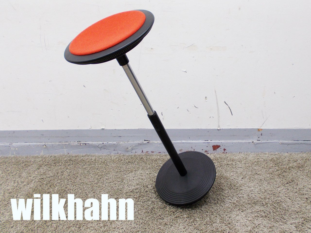 wilkhahn/ウィルクハーン　Stitz/ステッツ　赤　ハーフシーティングチェア
                        その他シリーズ
                                    中古
            