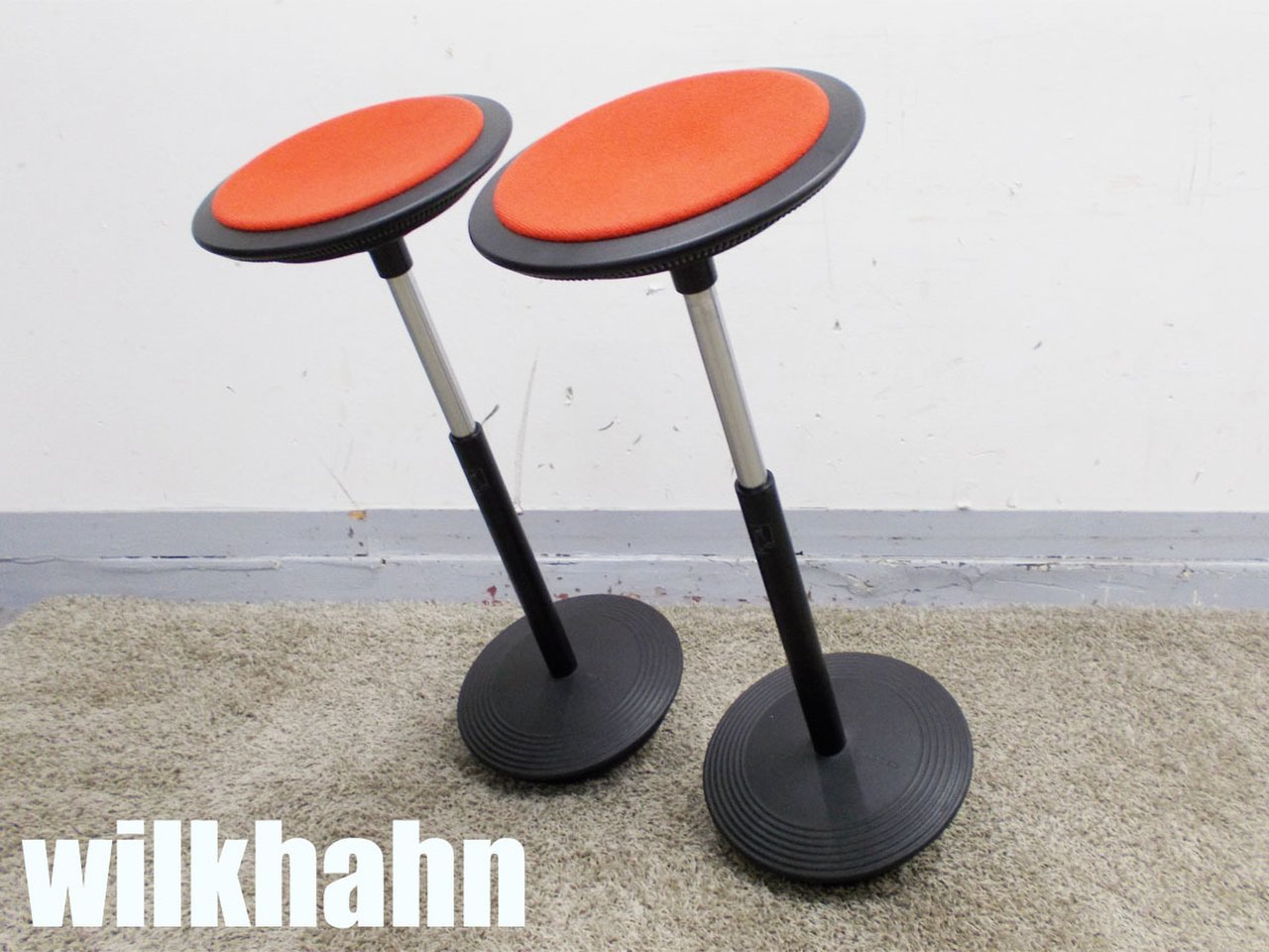 wilkhahn/ウィルクハーン　Stitz/ステッツ2脚セット　赤　ハーフシーティングチェア
                        その他シリーズ
                                    中古
            
