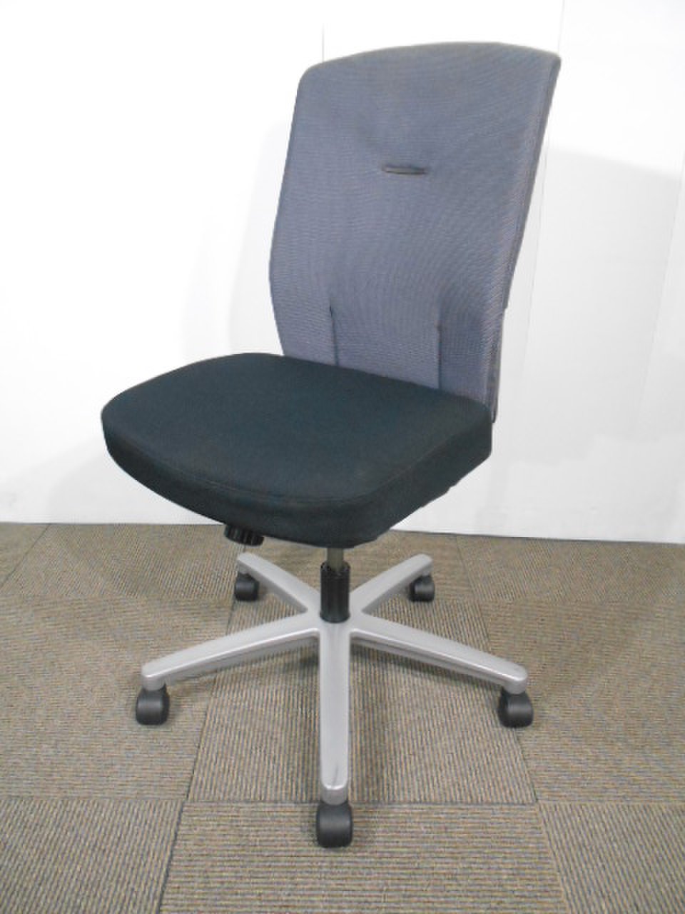 【4脚入荷】内田洋行製｜ＮＥＸチェア｜コストパ抜群！定番OAチェア入荷致しました！【関西倉庫在庫】
                        NEX
                                    中古
            