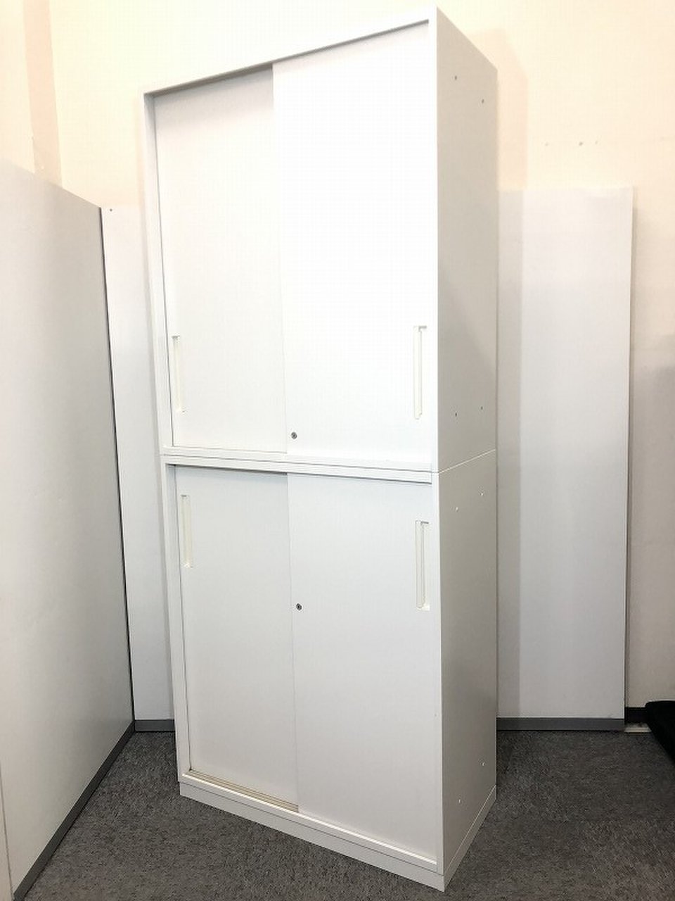 【珍しい書庫セット！！】ホワイトで引き違い書庫！！
                        HSパーソナル 
                                    中古
            