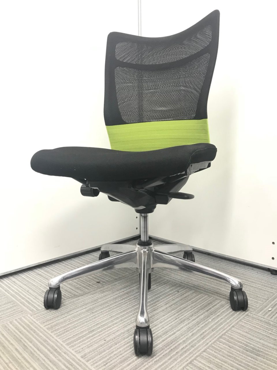 【状態良好】大人気のメッシュチェアが大量入荷！高機能で座り心地も抜群！ミーティングチェアにも！
                        フィーゴメッシュ 
                                    中古
            