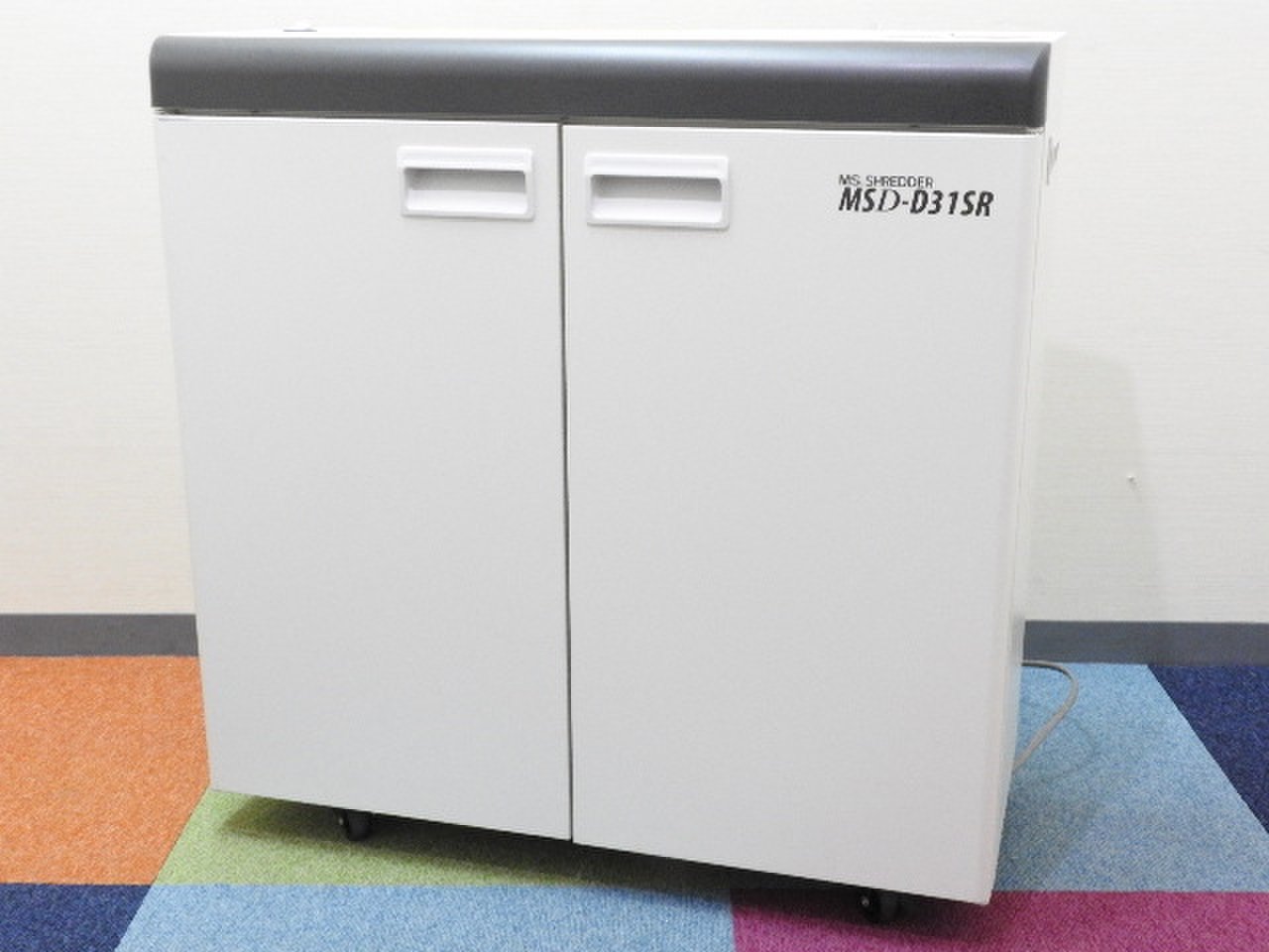 ◆薄型タイプ◆☆スパイラルカット 機密性高☆【RP】
                        MSD-D31SR
                                    中古
            