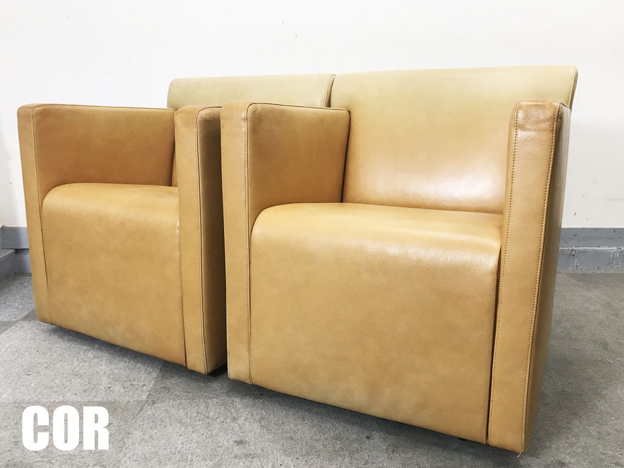 COR/コア　本革1人掛けソファ2脚セット　ドイツ
                        その他シリーズ
                                    中古
            