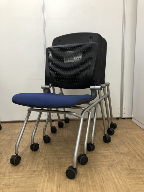 【中古】グラータチェア  オカムラ（okamura） スタッキングチェア