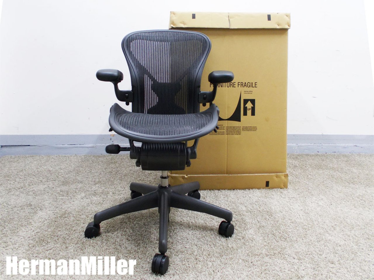 【展示品】ハーマンミラー　アーロンチェア クラシック Aサイズ フル装備 AE113AWAPJG1BBBK3D01
                        アーロンチェア 
                                    中古
            