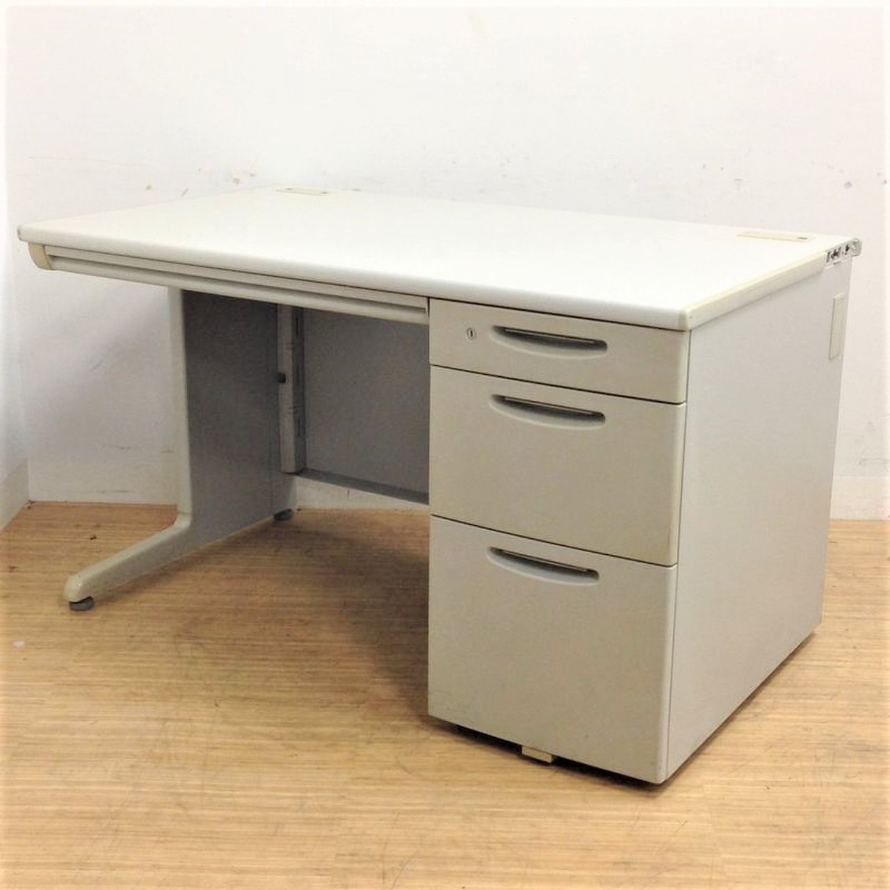 【コスト重視！】【在庫処分価格】！国内メーカー中古片袖机｜オカムラ　SD
                        SDデスクシステム 
                                    中古
            