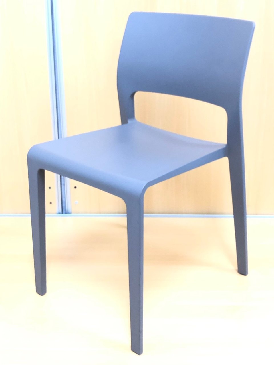 【お洒落なミーティングチェア！】arper（アルペール ）/Juno Dining Chair/ オープン型バックレスト
                        その他シリーズ
                                    中古
            