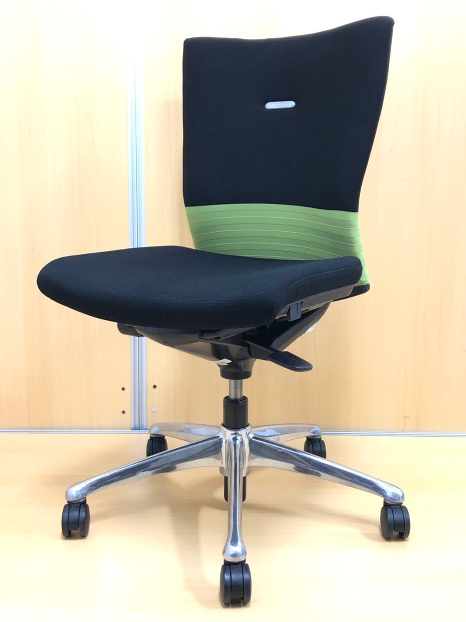 【グリーンの帯がオシャレ】オカムラが誇る人気シリーズ！廃番のため、リユースでしか手に入りません！
                        フィーゴ 
                                    中古
            