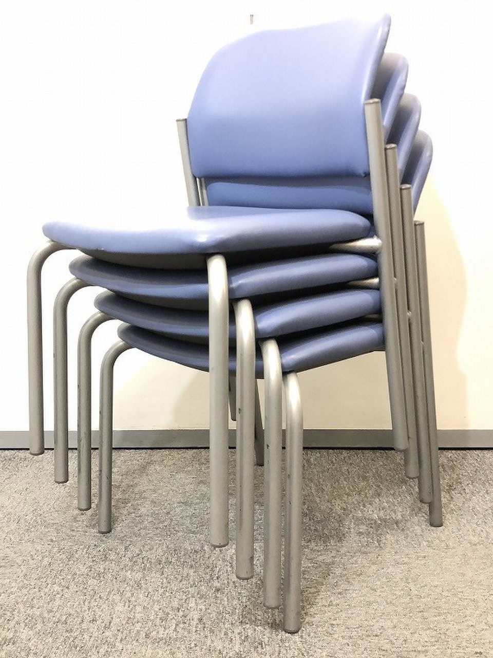【4脚セット】コクヨ製品のスタッキングチェアの入荷です！ビニール生地で研修・会議におすすめです！
                        その他シリーズ
                                    中古
            