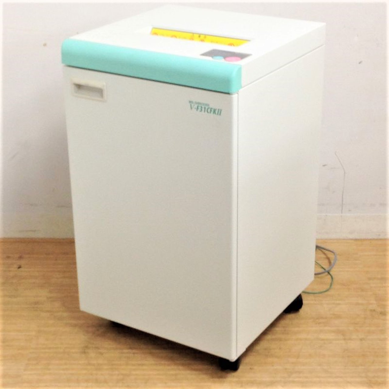 弊社マシン再生センターで動作確認済み！セキュリティレベルの高いワンカットクロス採用｜明光商会
                        Vシリーズ
                                    中古
            