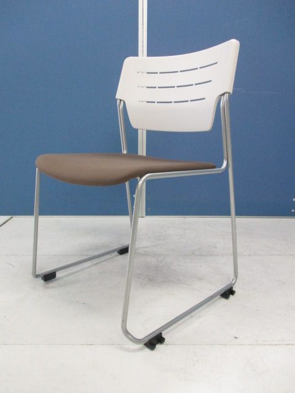 シンプルで使いやすいデザインがGOOD！■柔らかい色合い
                        エレック 
                                    中古
            