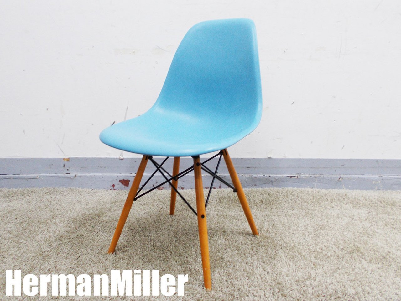 ハーマンミラー　イームズ サイドシェルチェア　DSW　ドゥエルレッグ　ライトブルー
                        イームズシェル 
                                    中古
            