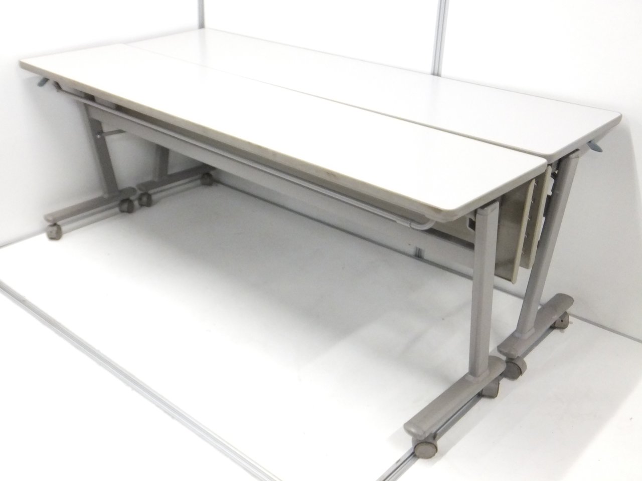 【セット商品】国産のスタックテーブルが2台セットでのご提案！
                        サイドテーブルN 
                                    中古
            