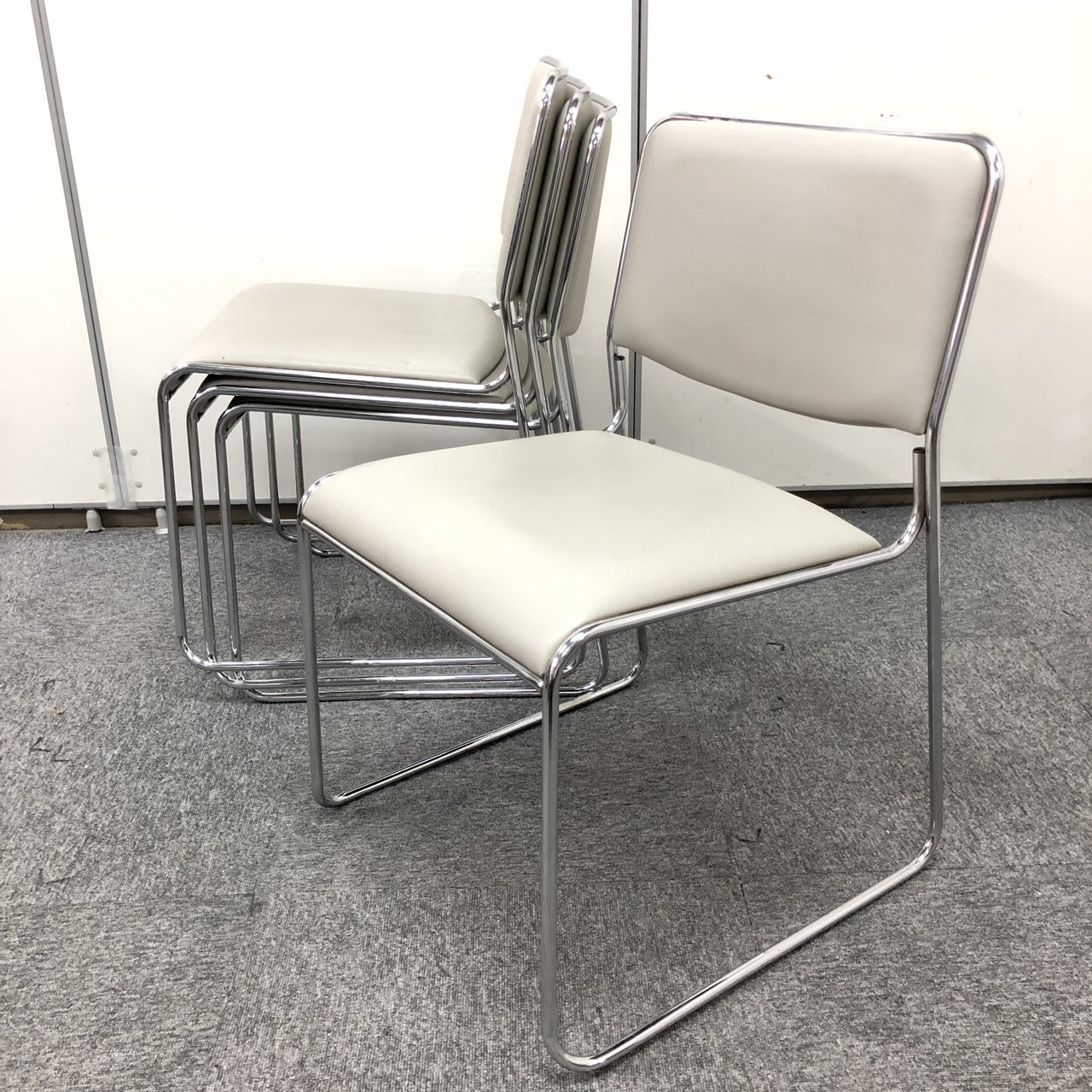 【4脚セット価格！！　30脚入荷】使用感ありの為、特別価格
                        その他シリーズ
                                    中古
            