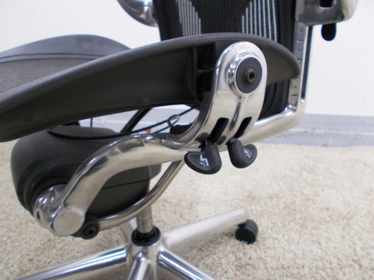 ハーマンミラー アーロンチェア USED 中古】アーロンチェア（ポスチャー フル装備） Herman Miller