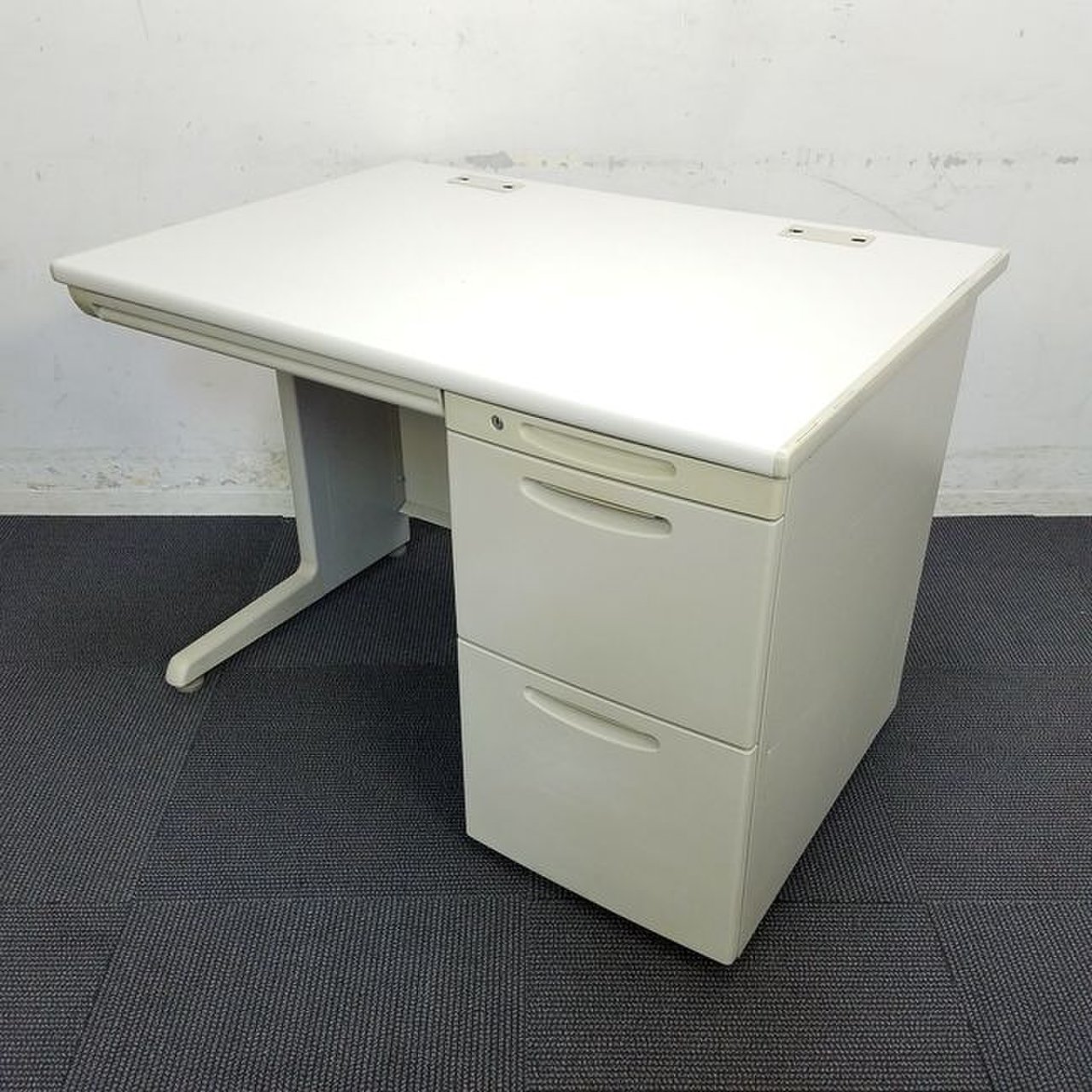 【1月納品までの限定価格】【30％off】オカムラ製｜SD-Vシリーズ｜A4が2段収納できる片袖机入荷致しました！【お得】中古　事務デスク　リサイクル
                        SD-Vデスクシステム 
                                    中古
            