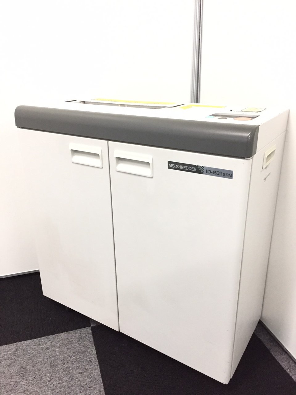 【若干の塗装剥がれ有の為、オツトメ品】狭いスペースにも収納可能！
                        IDシリーズ 
                                    中古
            