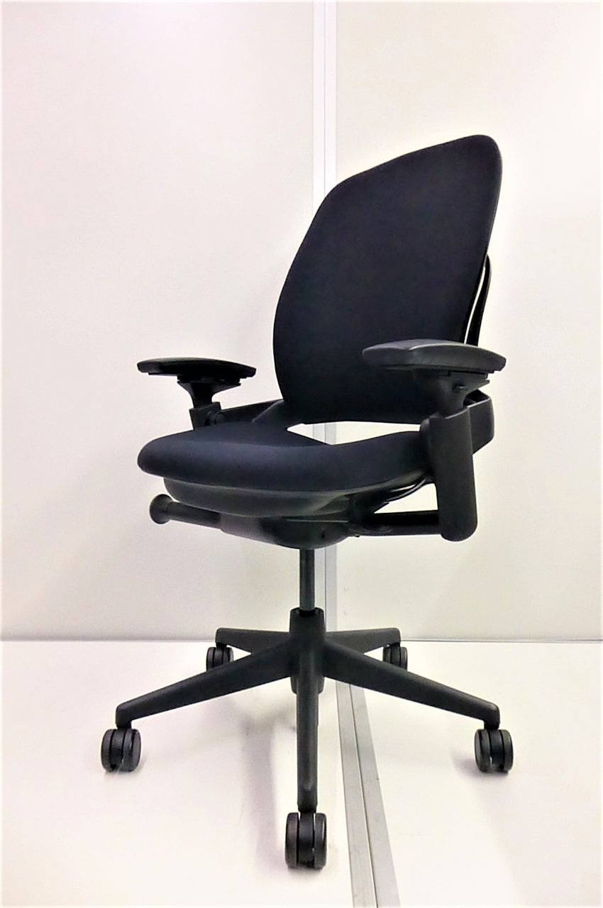 【KS】【状態良好品！】【クレジット可能】腰痛対策で有名なチェア！綺麗な物から出荷します！！
                        リープチェア（V2タイプ） 
                                    中古
            