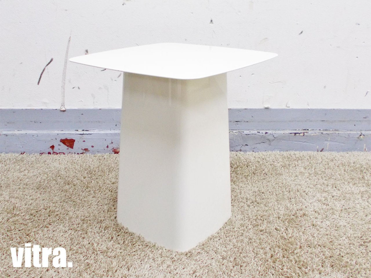 格安大人気 Vitra(ヴィトラ)サイドテーブル Metal Side Tables メタル