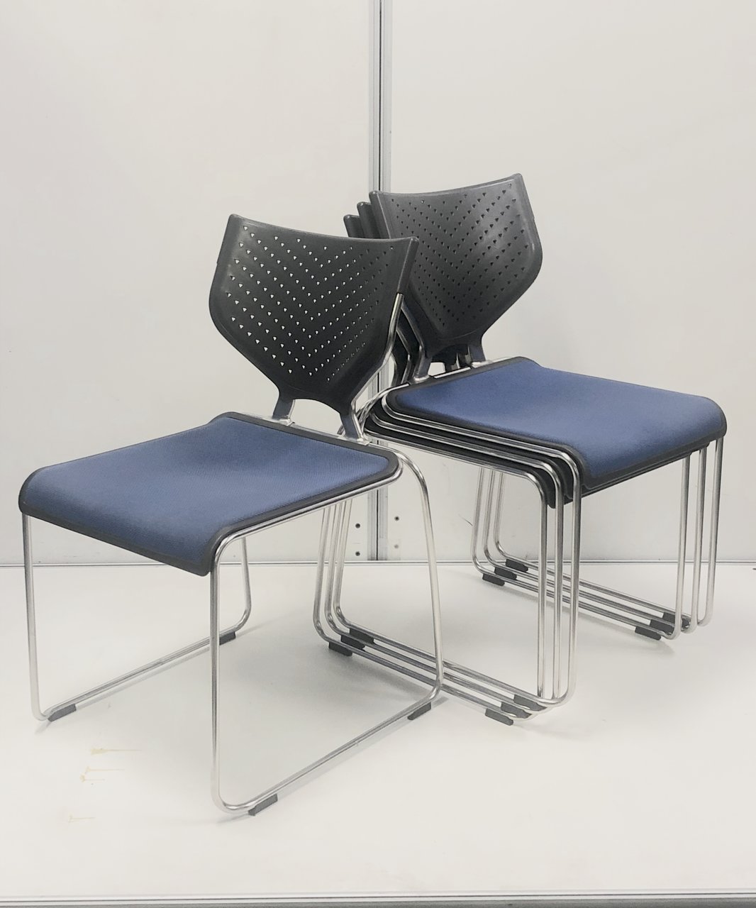 4脚セットで会議室の入替、新規作成に！使用をしないときは重ねて省スペース化もできる優れたスタッキングチェア！
                        その他シリーズ
                                    中古
            