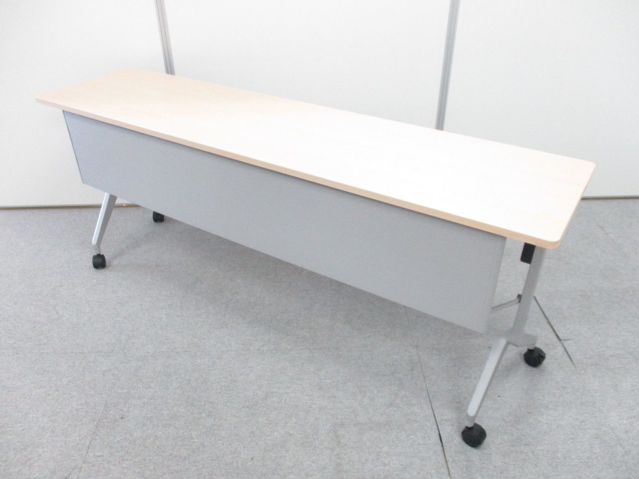 【8台入荷】コクヨ製平行スタックテーブル、ナチュラル【幕板付き】
                        リーフライン 
                                    中古
            