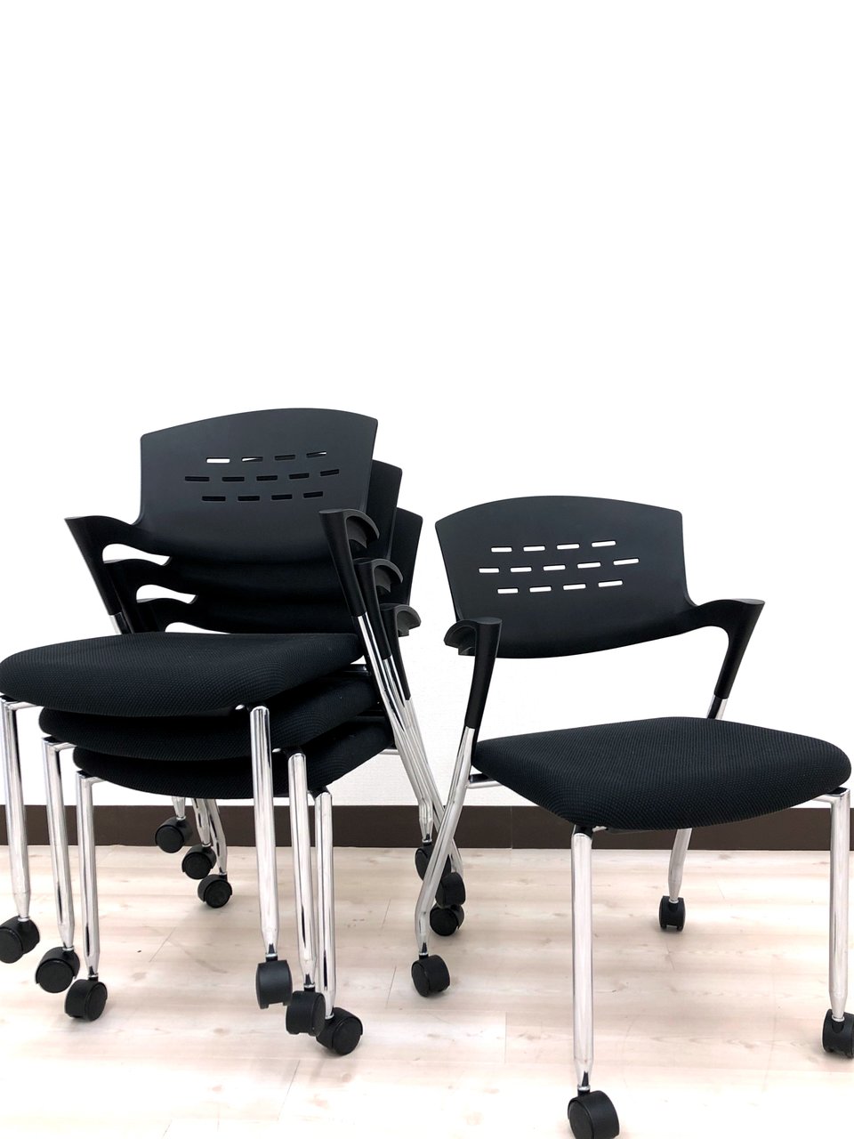 お得なセットでご案内！高級感漂うデザインがオフィスの雰囲気を引き締めます！【RP】
                        カクタス 
                                    中古
            