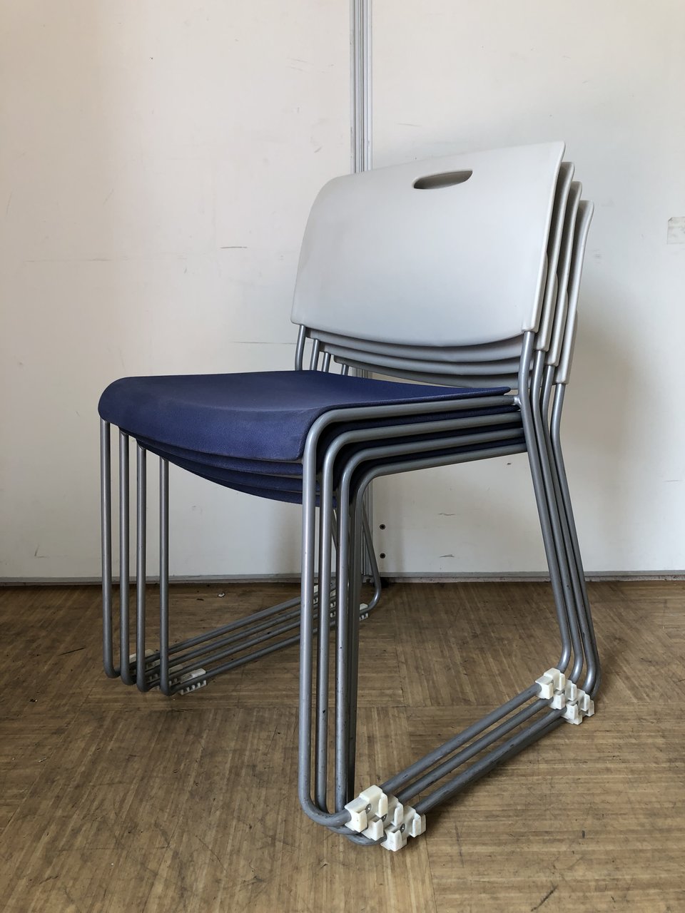 【4脚セットの購入で10％引きの大特価！！】会議室一式で揃い可能！
                        MP-150シリーズ 
                                    中古
            