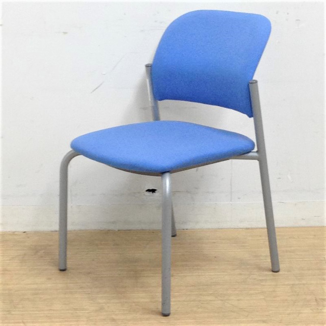【重ねて収納可能】セミナーやミーティングにもってこいのスタッキングチェア！！
                        その他シリーズ
                                    中古
            
