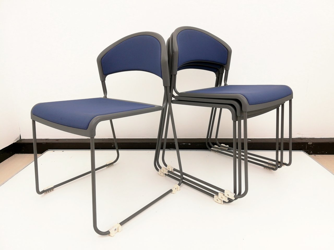 【2セット限定】ウチダ製、現行スタッキングチェア4脚セット！トップメーカー製なので、品質も安心。さらにセットでお安く！【コスパ高い】
                        MP-140シリーズ 
                                    中古
            