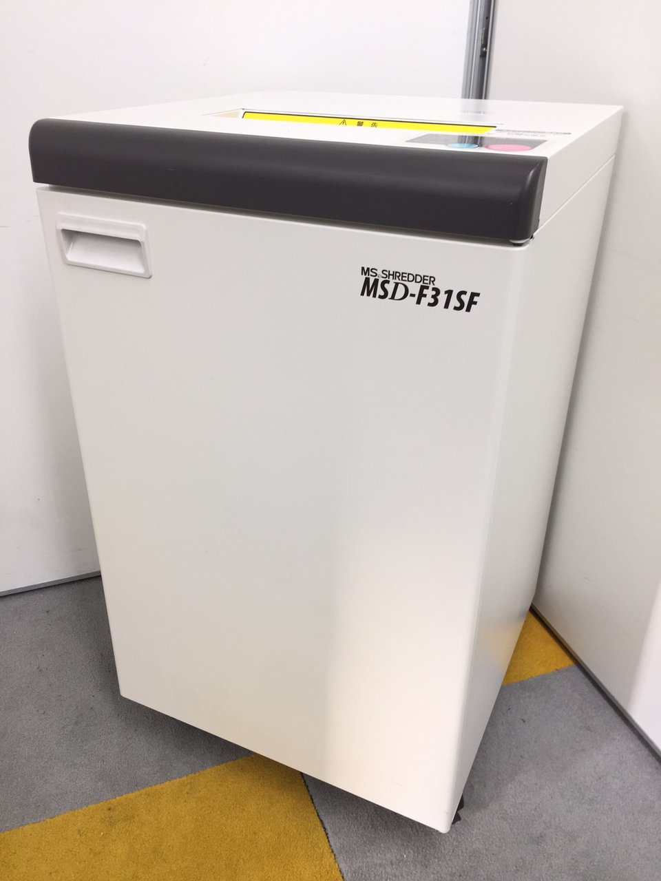 【限定1台】■最大裁断枚数55枚！スパイラルカット方式で細かく粉砕！セキュリティの強化にも！
                        その他シリーズ
                                    中古
            